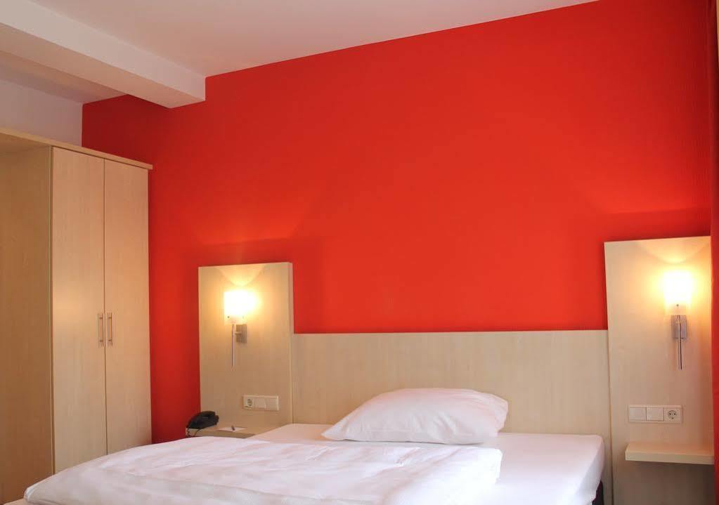 Tante Alma'S Bonner Hotel Eksteriør billede